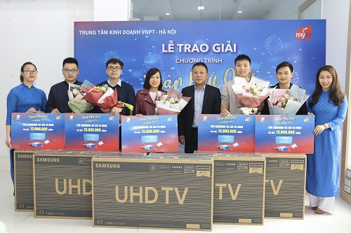 VNPT trao thưởng chương trình “Xuân phú quý - Nhận tivi” cho khách hàng Hà Nội