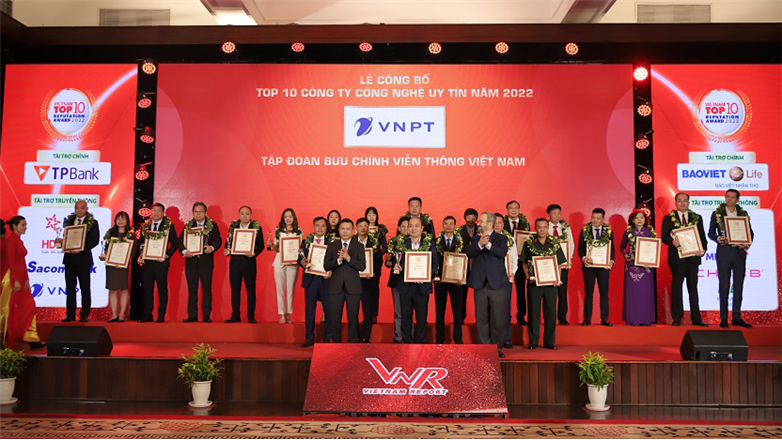 VNPT và VinaPhone tiếp tục lọt top 10 công ty công nghệ thông tin – viễn thông uy tín năm 2022