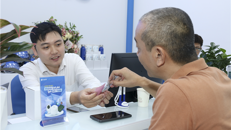 Khai trương Cửa hàng Giao dịch A12 Đại La – VNPT Hà Nội nâng tầm trải nghiệm khách hàng