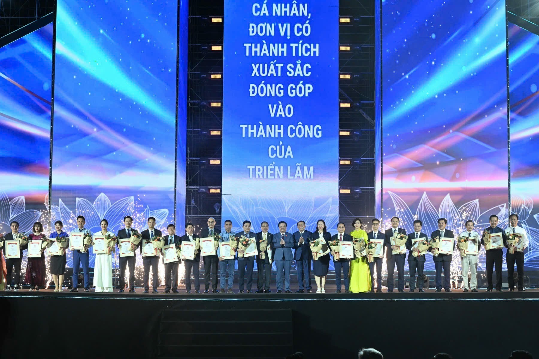 Tập đoàn VNPT được trao giải thưởng